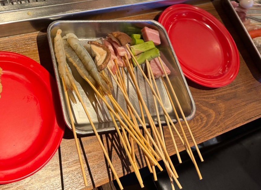 bibexiww's tweet image. เหมือนหมาล่าไม้ละ5บาทแถวบ้านเลยค่ะ 

#osakaมันร้าย