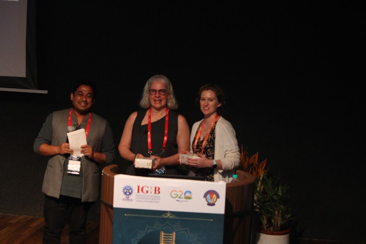 FGE2023's tweet photo. ...followed by prize distribution for the poster presenters and winners of the quiz session @FGE2023 @bitsgoa @IGIBSocial #FGE2023Goa #FGE23Goa https://t.co/itn3KNvbmp