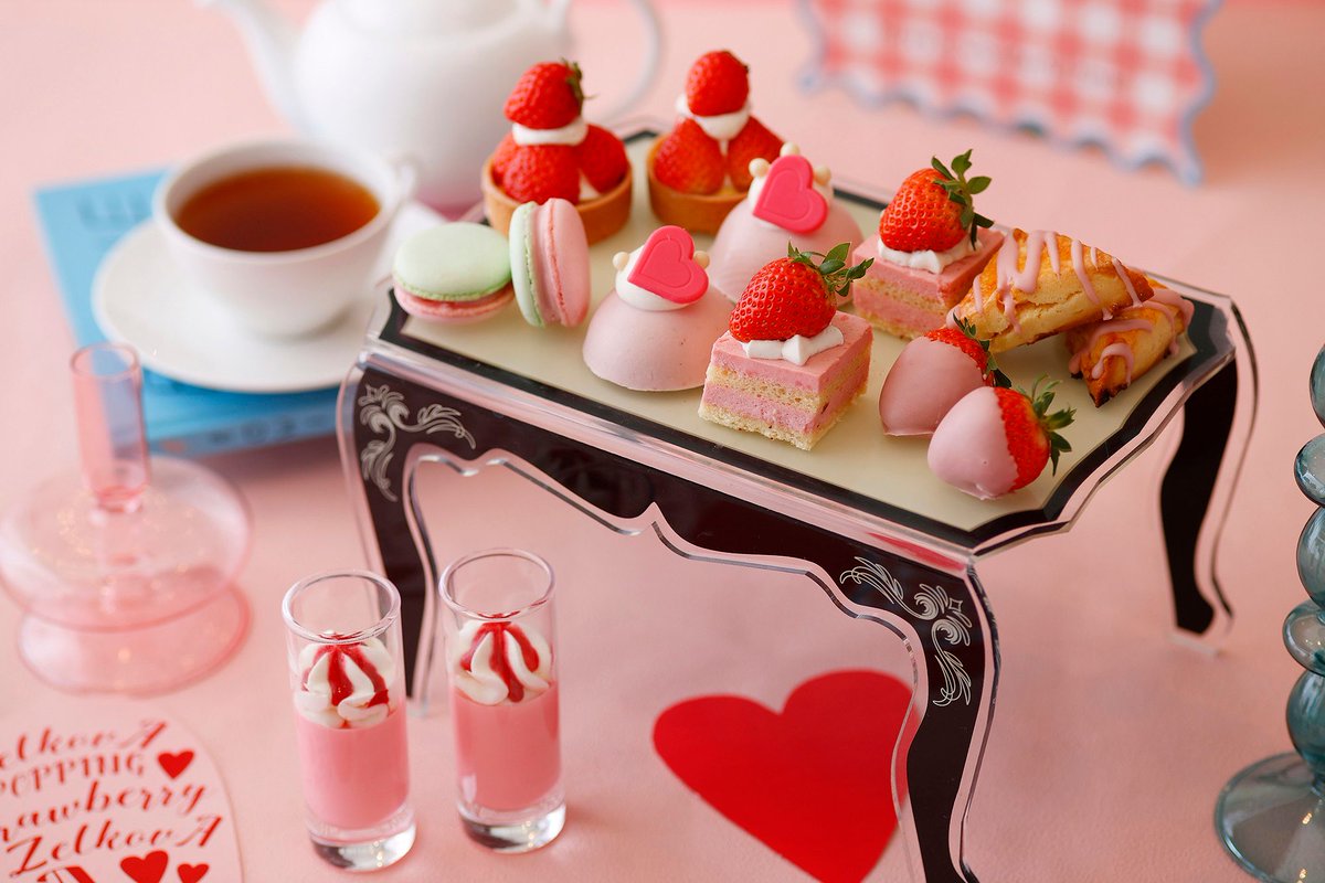 lafary_jp's tweet photo. アメリカンガールからインスパイアされた
苺づくしのキュート&amp;ポップなスイーツ🧁
🍓💞🍓💞🍓💞🍓
「ザ ストリングス 表参道」にて販売❤︎
『ポッピングストロベリー 
アフタヌーンティー』
🍓💞🍓💞🍓💞🍓
2023年12月26日（火）から
2024年3月4日（月）まで販売予定💎 https://t.co/OyPkguXDGK