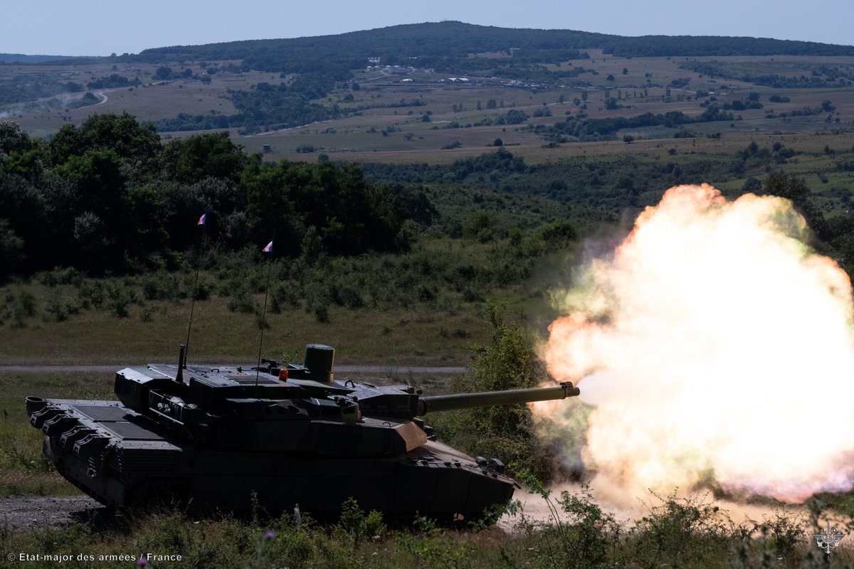armeedeTerre's tweet image. Cible atteinte pour nos unités de combat déployées en Roumanie sur la #MissionAigle 🎯

La mission ?
➡️ Réaffirmer la posture dissuasive @NATO et développer l’intéropérabilité du bataillon multinational 🇫🇷🇧🇪🇱🇺 engagé sous haute intensité.

#MissionsOps 👇
defense.gouv.fr/operations/act…