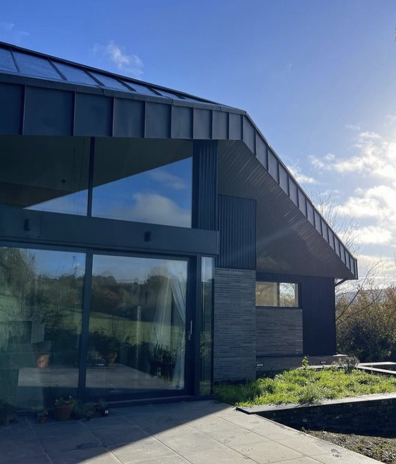 It’s all about the curves

<a href="/AltitudeAlu/">Altitude Aluminium</a> 
@forms architects
<a href="/ReynaersLimited/">Reynaers Aluminium UK</a>