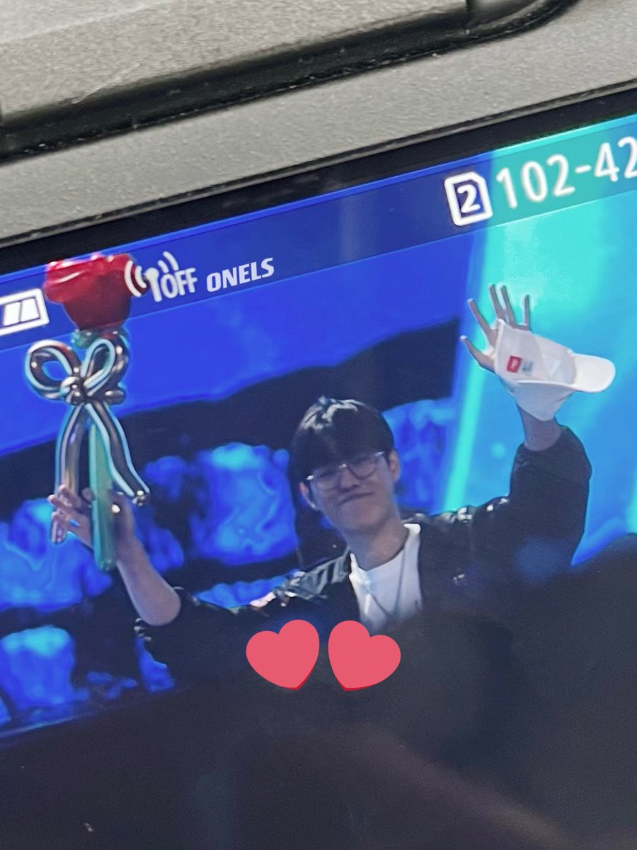 #ONER #오너 #문현준 

🌹시간있어?

·