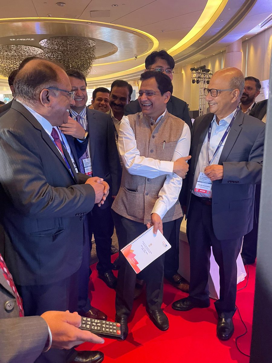 siamindia's tweet photo. At the SIAM Automotive Sourcing Conclave, Guest of Honour, Mr. Anant Swarup, Joint Secretary, Department of Commerce, Ministry of Commerce and Industry, Government of India, inaugurated a digital showcase of Localization Opportunities for Indian Auto Sector. 

#BTNR #Localization #ResilientSupplyChain