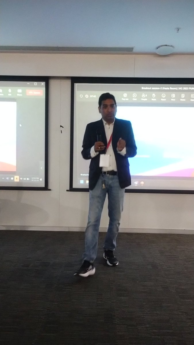 gitab's tweet photo. An interesting session on Gen AI by avik B. From AWS at cagemini architect summit #architectsrock https://t.co/TMY1CDPCZ2