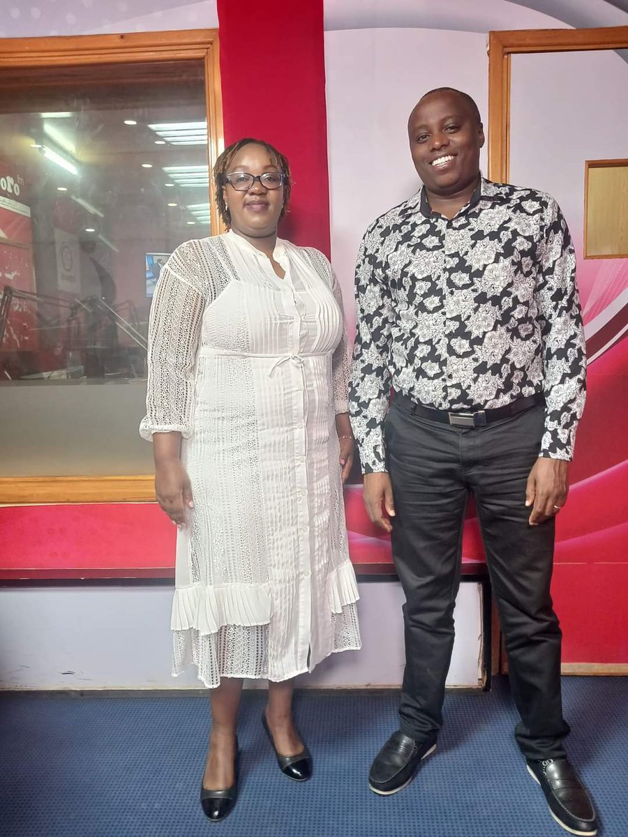 Thiririka na Wambui wa Githongo hamwe na Referee Mwenyewe. Uratwamukira uri mwena uriku? Twaririe 
#Thiririka #InooroFm