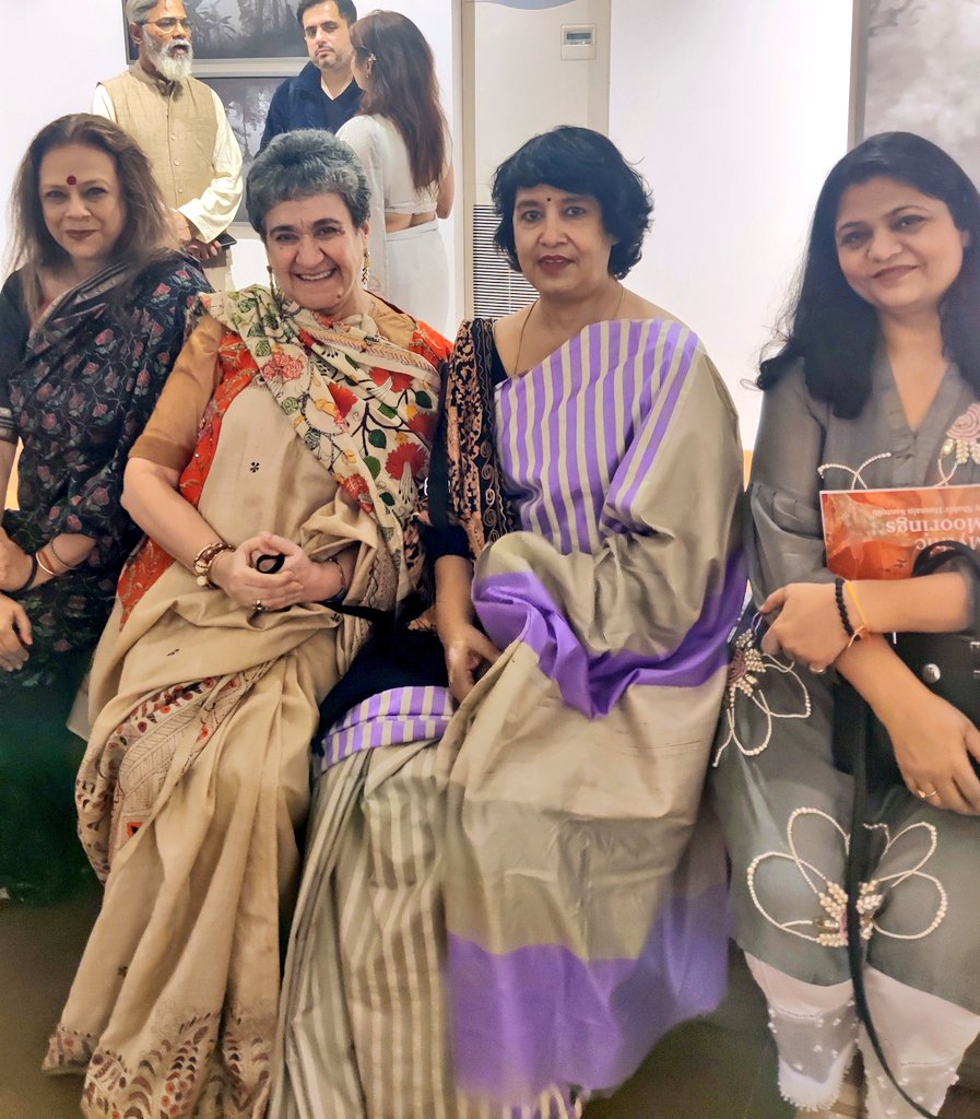 OfRritu's tweet photo. Beautiful and wonderful,are the words which describes the ongoing exhibition at bikaner house of @ sanjay das sirkar.Lovely meeting with @Alison Barrett,@ratan_mrs kaul,@taslimanasreen ,@shampasirkar,@nupurkundu etc https://t.co/H3mnZweiOL