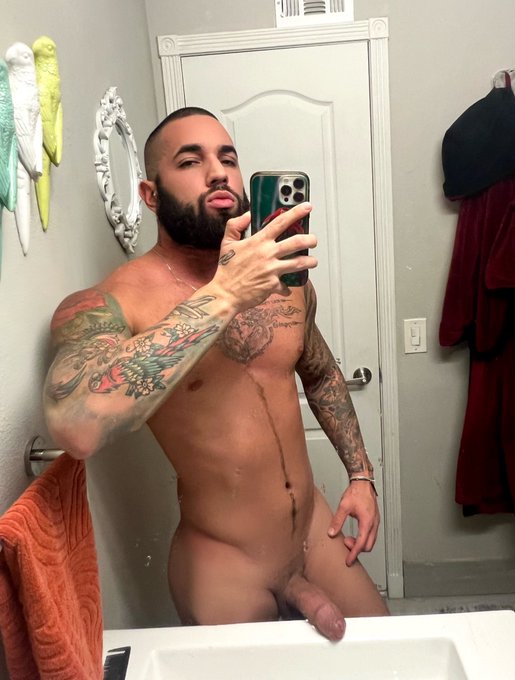 let me put a load in ya 🥛 https://t.co/BKqT1vzODw<a href="/tag/moo"class="tags"><span>#moo</span></a>