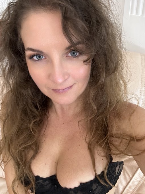 La suite sur mon https://t.co/skPE5TY2Uj 😍  Abonne-toi 👄 https://t.co/L42waA9owc