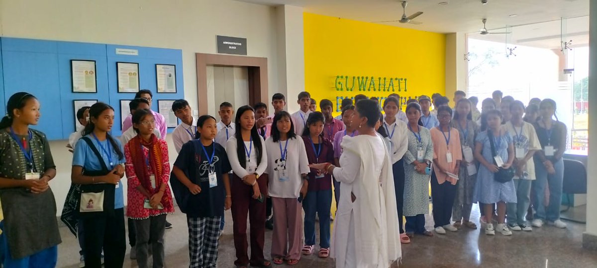 Samagra_Assam's tweet image. #Arohan I Mentees from Dhubri and Chirang visited the Guwahati Biotech Park, Amingaon, and interacted with scientists and staff.
@CMOfficeAssam

@ranojpeguassam

#mentoring #supportstudents