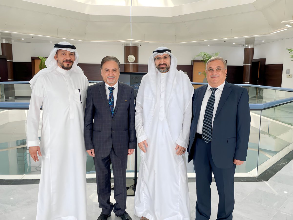 JeddahChamber's tweet photo. استقبل أمين عام #غرفة_جدة أ. رامز آل غالب رئيس جمعية التعاون المشترك للبلدان التركية والعربية أ. صبوحي عطار, جرى خلال اللقاء بحث مجالات التعاون الممكنة بين الجانبين في إقامة معارض ومؤتمرات بما يخدم قطاع الاعمال. https://t.co/RiDSrM4gIq