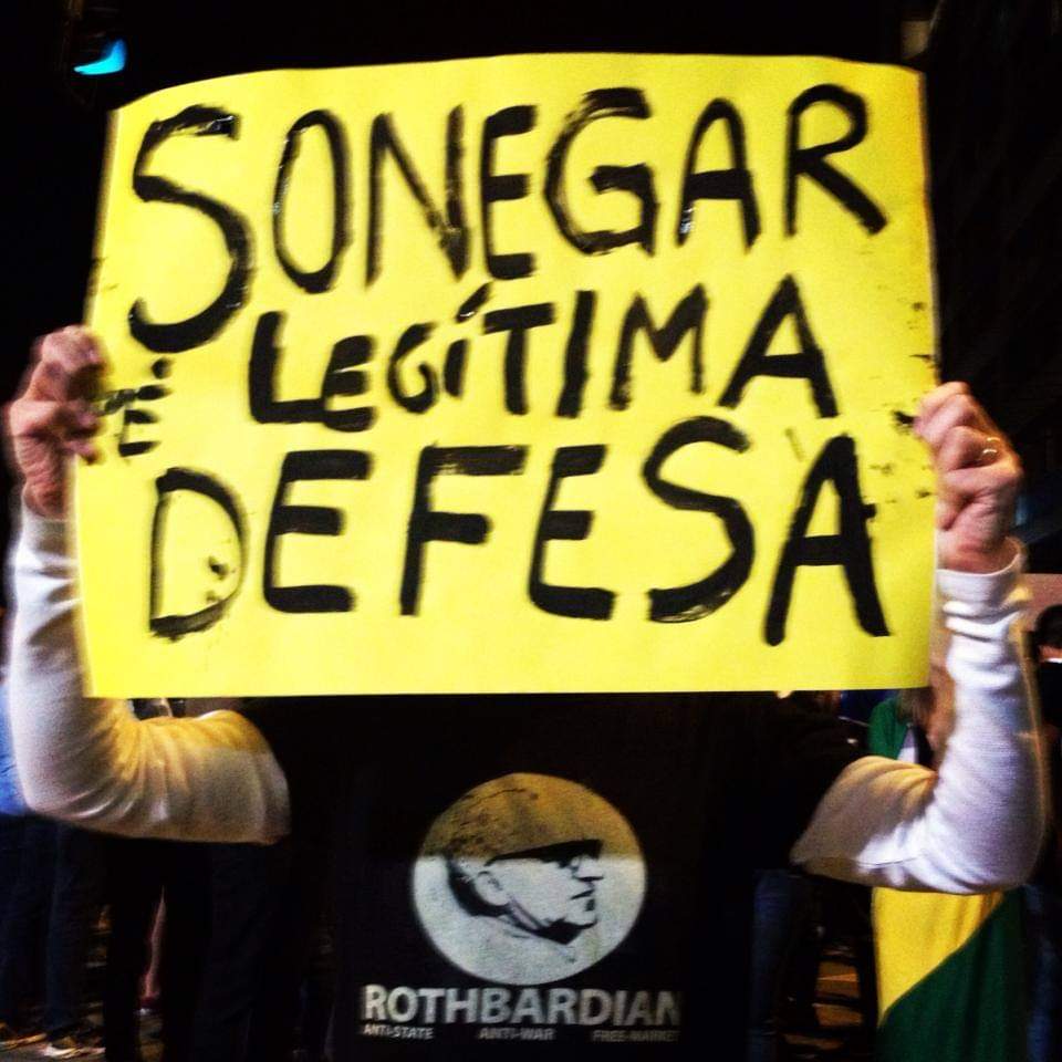 rothbard_brasil's tweet photo. @martinaolvr_ @opropriokogos Imposto é roubo, estado é quadrilha, e outras considerações - Por Paulo Kogos
https://t.co/biDaJk821H
#ImpostoÉroubo #estadoÉquadrilha #SonegarÉlegitimaDefesa #anarcocapitalismo #libertarianismo #nem1realProLula https://t.co/a15Nj86JQy