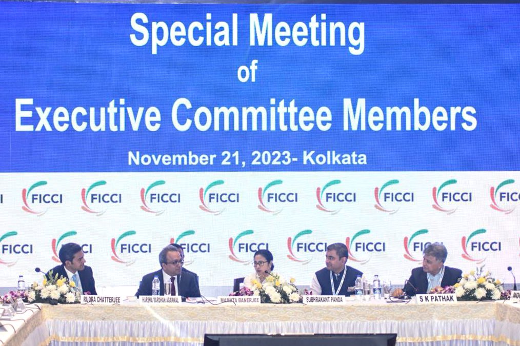ficci_india's tweet photo. Chief Minister of West Bengal @MamataOfficial graced FICCI’s Special Meeting of Executive Committee Members in Kolkata today. https://t.co/6LWTtIHjVb