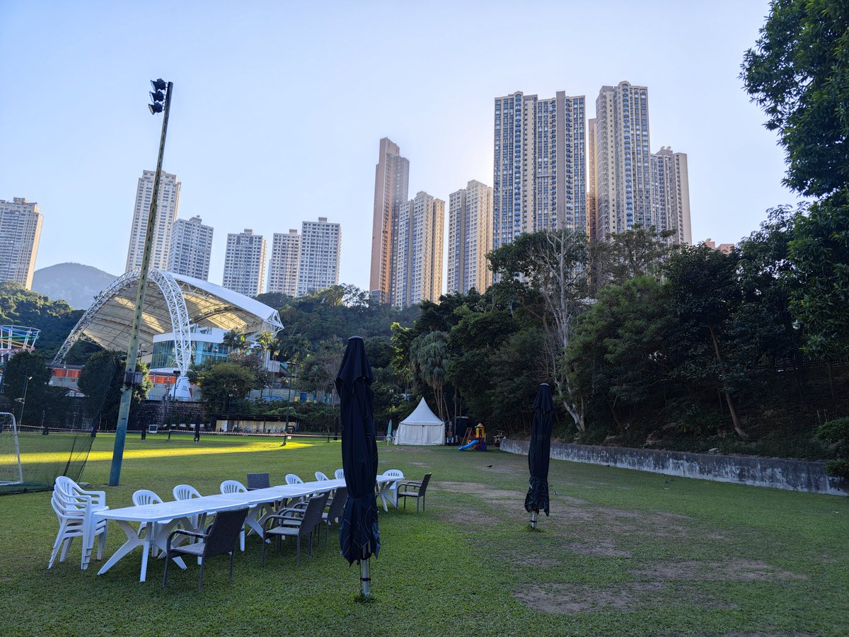 tkdsl8655's tweet photo. Spent the day walking around #HongKong with the @Xiaomi #xiaomi13ultra 

Here are a few shots what liked. 

#Travel
#xiaomi13 #streetphotography https://t.co/WaAJgEgvuy