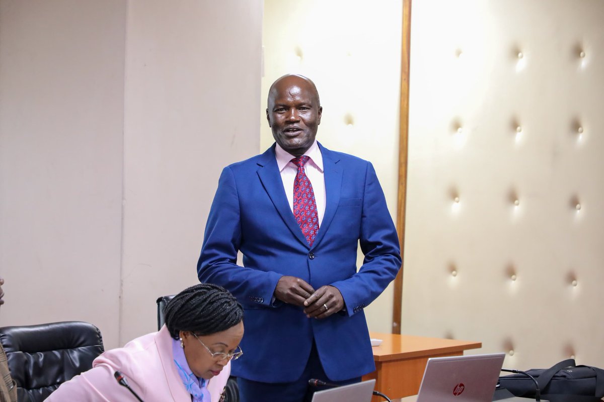 Environment_Ke's tweet photo. The Cabinet Secretary was accompanied by Environment &amp; Climate Change PS Eng Ng'eno as well as Heads of SAGAs under the Ministry including Mr Mamo Mamo (NEMA), Mr Alex Lemarkoko (KFS), Mr Samson Toniok (NetFund) &amp; Prof John Tanui (KWTA) among other senior Ministry officials. https://t.co/a1xzPlDdvw