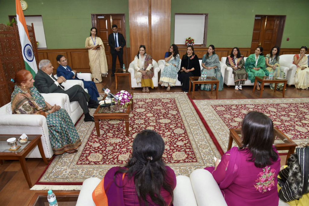 VPIndia's tweet photo. Hon’ble Vice-President, Shri Jagdeep Dhankhar interacted with the members of FICCI Ladies Organisation, Jammu-Kashmir & Ladakh Chapter at Upa-Rashtrapati Nivas today. 

The Vice-President underlined the importance of women taking financial decisions, and highlighted the role of #NariShakti in taking the nation to greater heights in Amrit Kaal. @FICCIFLO