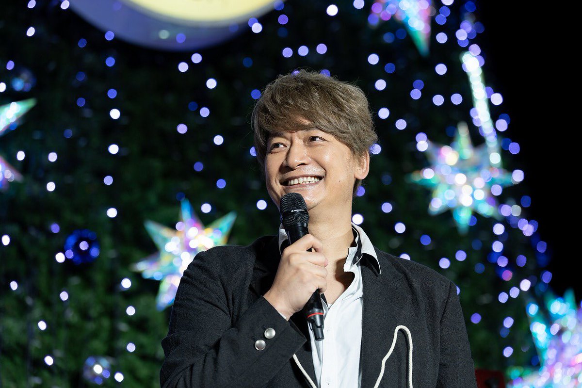 Wink_hiroshima's tweet photo. #香取慎吾 さんが広島に！

基町クレドのクリスマスツリー点灯式に
スペシャルゲストで登場されました～！

明るい笑顔で場を和ませてくれた香取さん。
12月16日～1月21日には、
個展も開催されますよ～！
ぜひぜひチェックしてくださいね♡

写真はツリー点灯式の楽しい様子です♡

 #whoami https://t.co/IIyxy9je5i