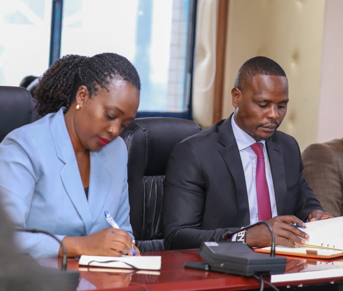 Environment_Ke's tweet photo. The Cabinet Secretary was accompanied by Environment &amp; Climate Change PS Eng Ng'eno as well as Heads of SAGAs under the Ministry including Mr Mamo Mamo (NEMA), Mr Alex Lemarkoko (KFS), Mr Samson Toniok (NetFund) &amp; Prof John Tanui (KWTA) among other senior Ministry officials. https://t.co/a1xzPlDdvw