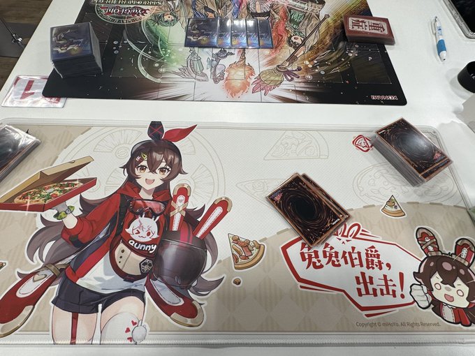 アンバーのプレイマット、めちゃくちゃいい(;//́Д/̀/)ハァハァ 