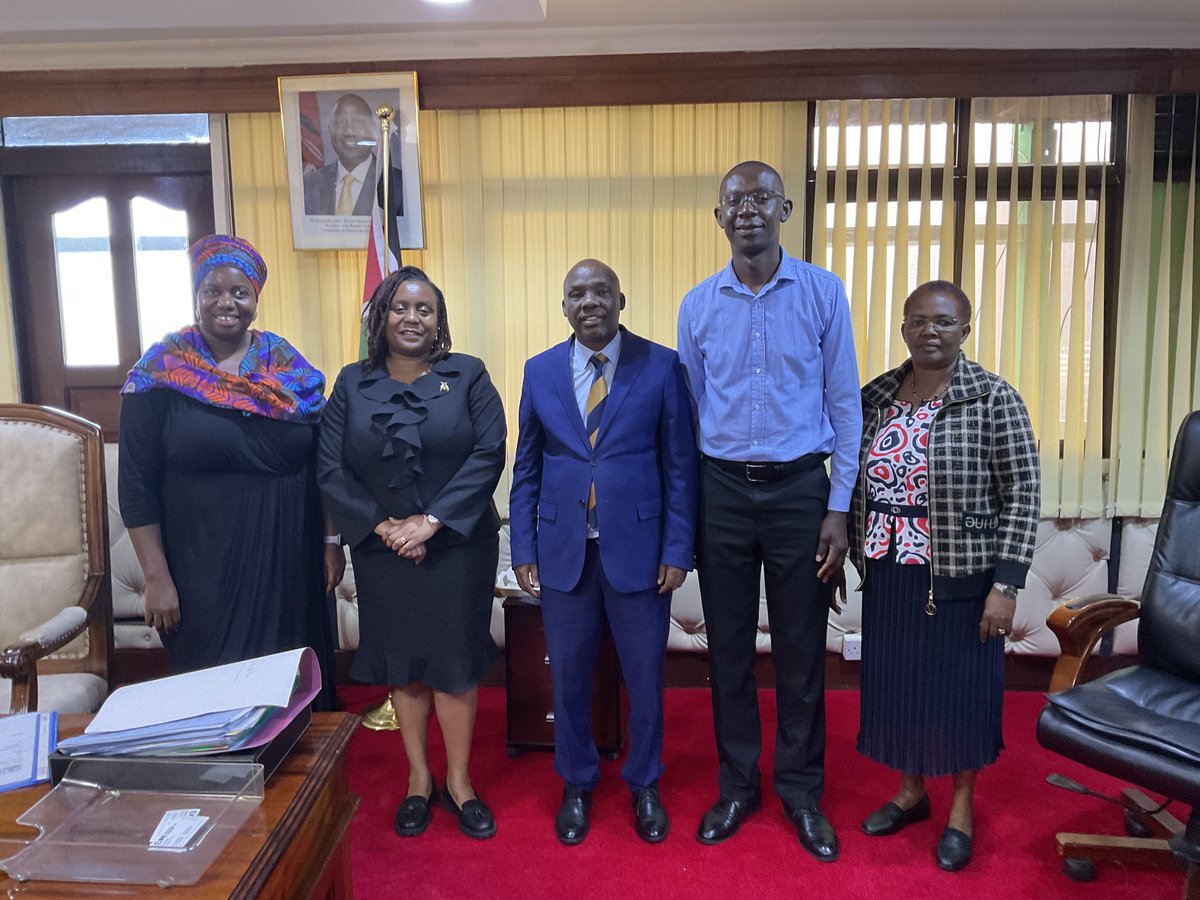 A team from @Policylink_gl paid a courtesy call to <a href="/DrRonohpaul/">PS, Dr. Paul Ronoh</a>, Principal Secretary, State Department for Agriculture, Republic of Kenya, this morning to discuss how to support the alignment of stakeholder actions to the government priorities and strategies.