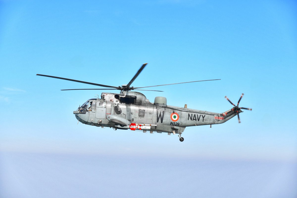 indiannavy's tweet photo. #IndianNavy in association with @DRDO_India successfully undertook Guided Flight Trials of #1st  indigenously developed Naval #AntiShipMissile frm Seaking 42B helo on #21Nov 23.
A significant step towards achieving self-reliance in niche missile tech, incl seeker &amp; guidance tech. https://t.co/nbKI7ZuzDq