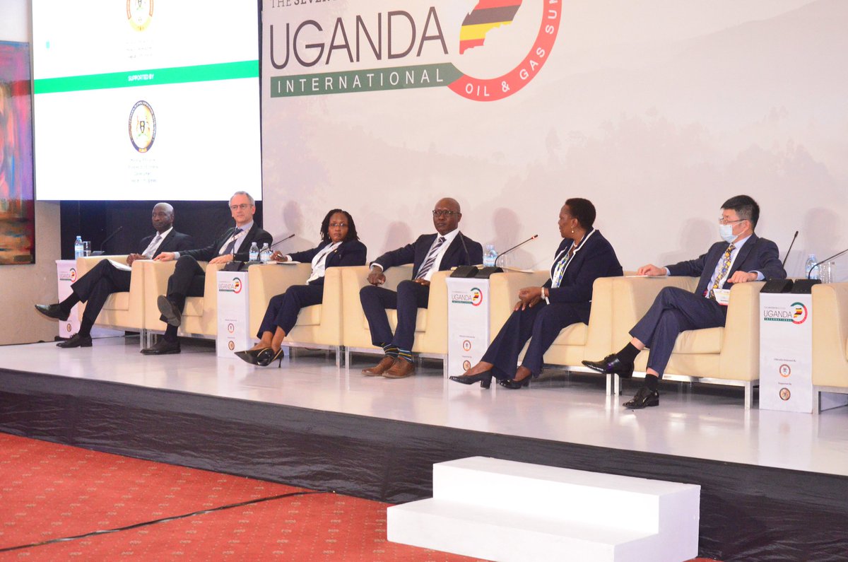 Mizz_Meem's tweet photo. UIOGS is happening now at the @kampalaserena! Stakeholders from the public & private sectors like @TotalEnergiesUG, @MEMD_Uganda, @EACOP_ are sharing ideas on how to harness opportunities, overcome challenges, & create a sustainable future for Uganda's oil & Gas sector. #UIOGS https://t.co/iF7TaxxZkL