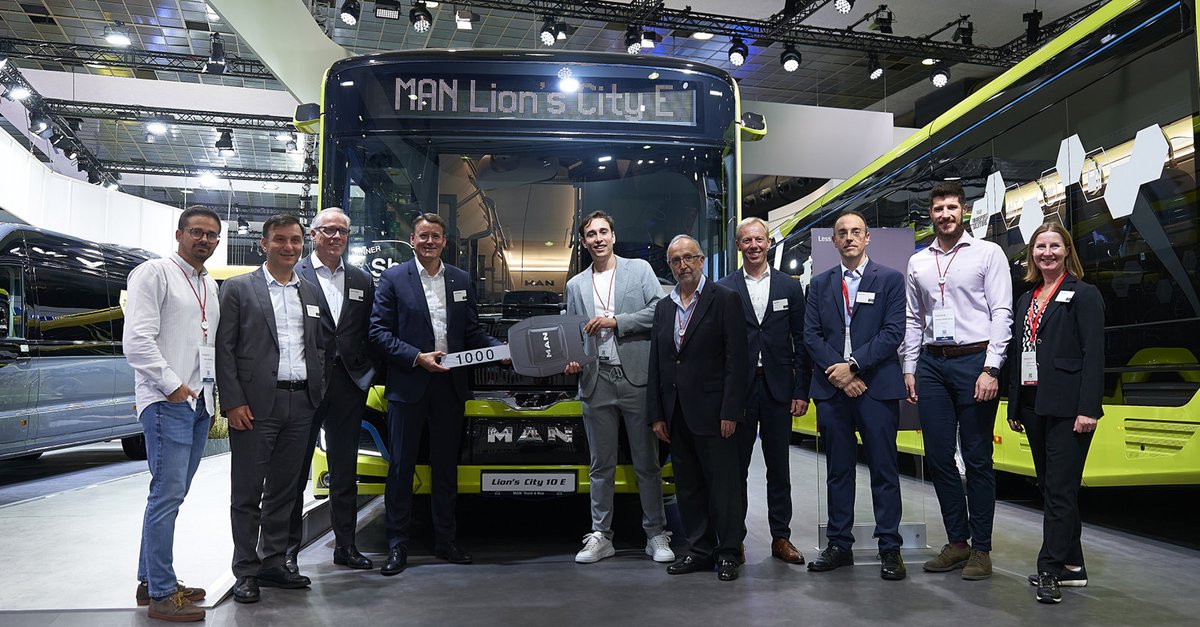 En apenas tres años, hemos alcanzado la cifra de ¡1000! buses eléctricos⚡️ fabricados. Y, además, esta unidad tiene acento español, porque ha sido entregada al <a href="/GrupoRuiz/">Grupo Ruiz</a>. ¡Doble motivo de celebración!   #ElectrifyingEurope #MANLionsCityE #eMobility