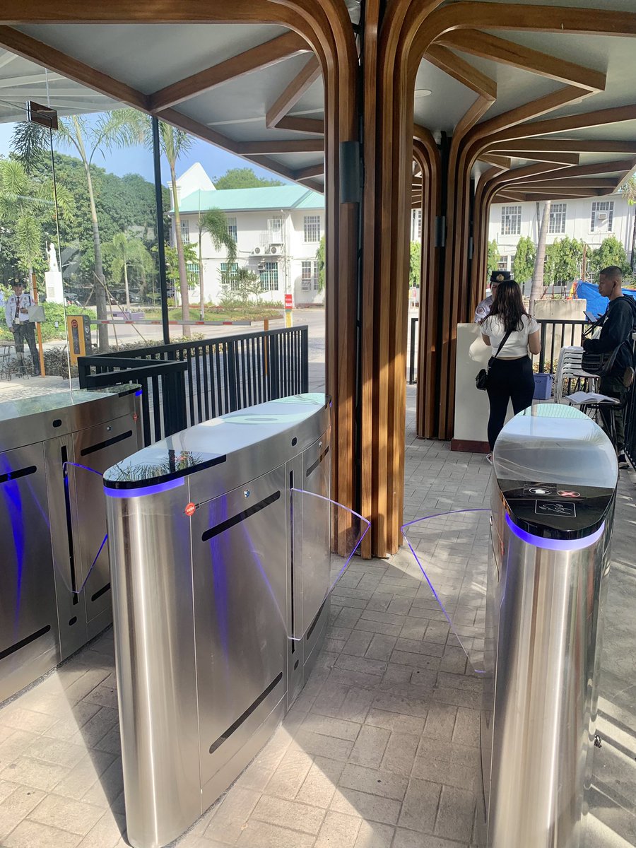 BloomSagaa's tweet photo. For those people who is asking in regards to the safety around MCU, they provided a Radio-frequency identification(RFID) card prior to entering the campus. Rest assured the security of everybody. https://t.co/yVLpkLHWYo