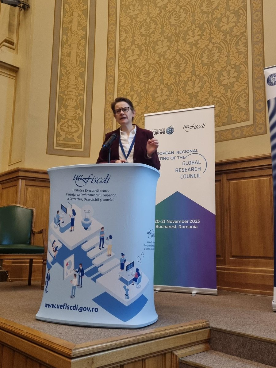 ScienceEurope's tweet photo. 📅 Day 2 at the European Regional Meeting of #GRC has kicked off! 🌐 Susanne Tösmann of @EuCitSci is delivering a keynote on citizen science projects, sharing valuable insights on effective public engagement in scientific research. 🧑‍🔬🌍 
#CitizenScience #ResearchEngagement https://t.co/ov0CyDnlw7