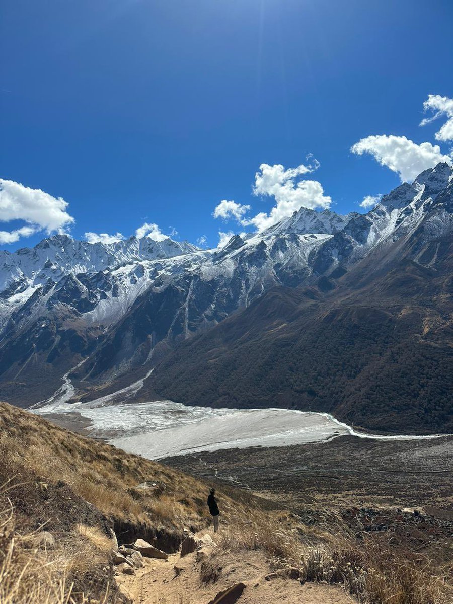 isahiinaaa's tweet photo. Nepal's reality weaves a more profound tale than the myth of heaven.
In simple vocabulary, “Heaven is myth, Nepal is real.” Definitely. 🇳🇵🫶🏻 https://t.co/azEvBp10dX