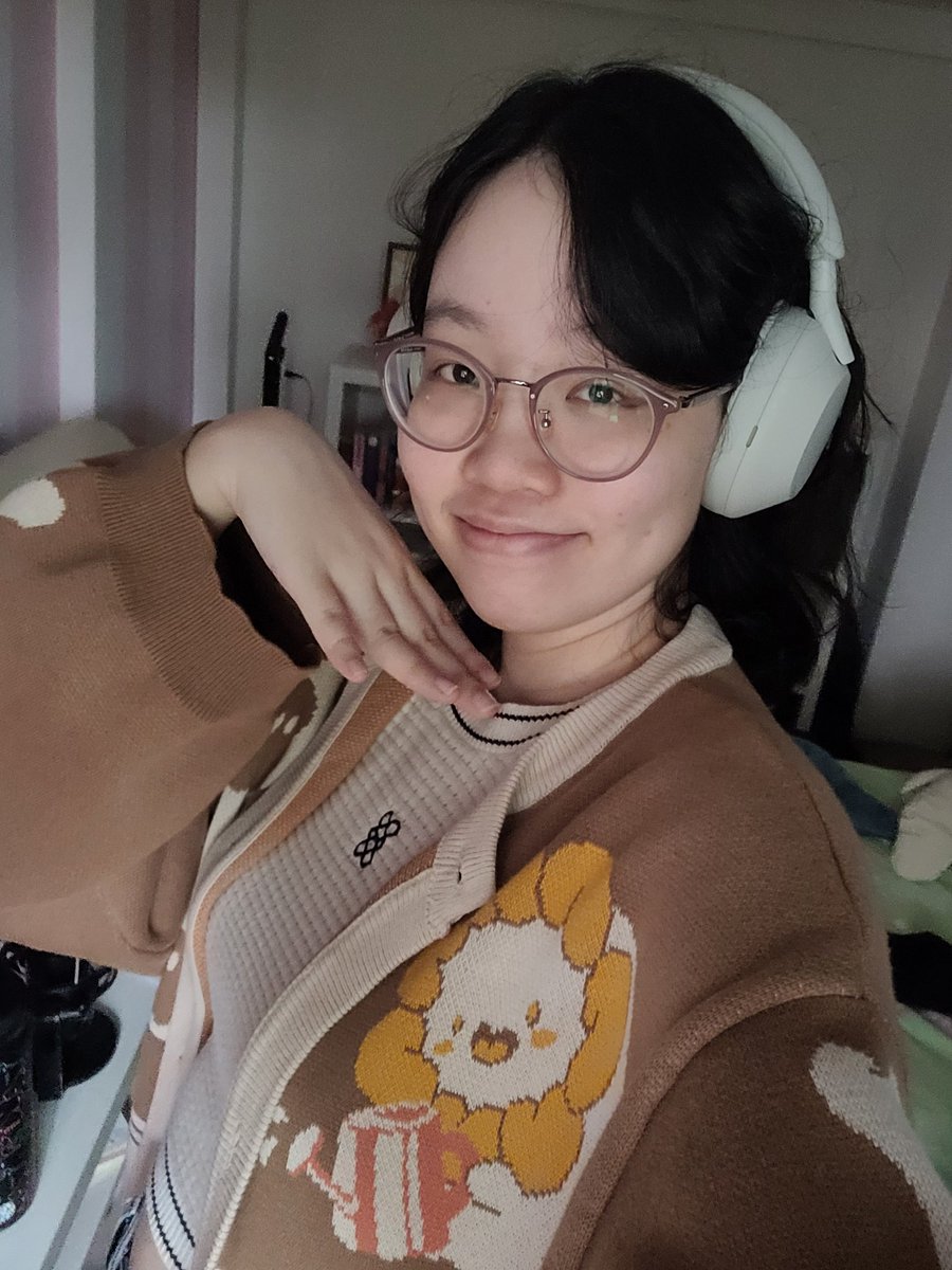 pardon my bare face but look at this cardigan i got from <a href="/unmoti/">UNMOTI 🍊</a> im legit obsessed its so cute and comfy and 😭😭😭😭😭