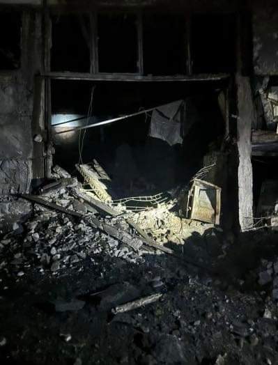 CFTUU's tweet photo. ❗️Our union members and their families were under attack again.
Russian forces targeted the Kotlyarevska Mine, the hospital and civilian infrastructure in 🇺🇦Selidove.
💔  the miner V. Kuzhel was killed.
7 buildings  of the mine, 14 cars, 5 buses, power lines were damaged
#Ukraine https://t.co/hCAa894u1P