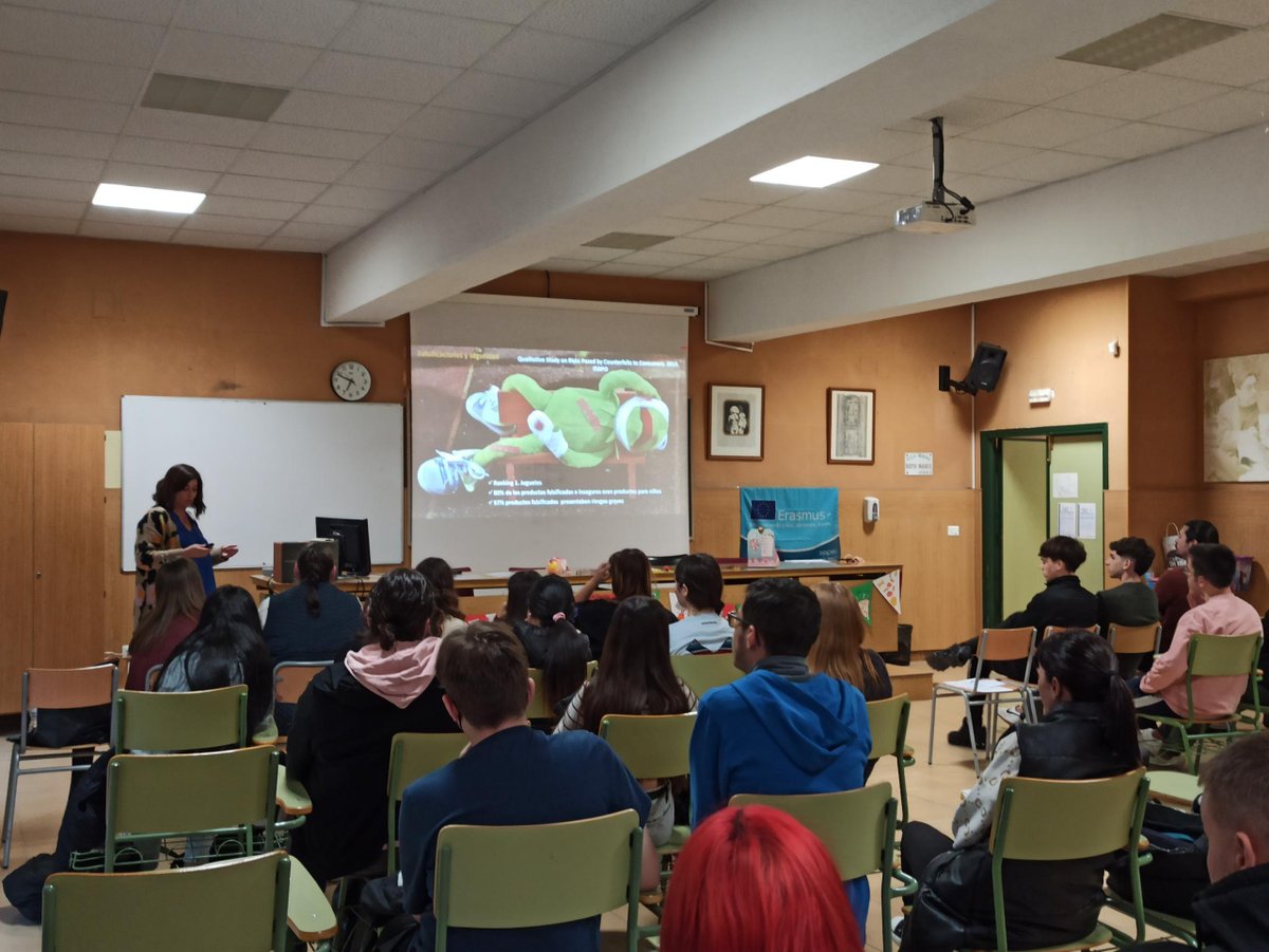 AIJU_Tecnologi's tweet photo. #AIJU, con el apoyo de @EU_IPO, pone en marcha un proyecto educativo 👨🏫 en institutos para concienciar a los #jóvenes sobre el riesgo de comprar productos #falsificados ❌.
👉https://t.co/yEljPigxF8
#falsificaciones #SAFEorFAKE #BlackFriday #PropiedadIntelectual https://t.co/2oVNYbfZEl