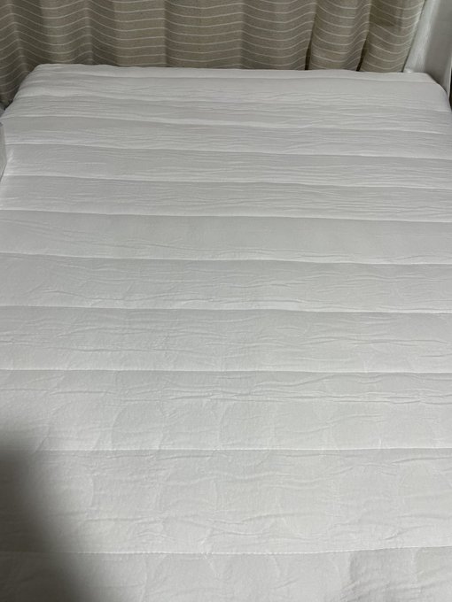 ぱんどぉる様誕生日プレゼントありがとうございます😭 これで薄いマットレスから解放されてふっかふかの極厚マットレスで腰が痛むことの無い睡眠が取れるようになります(:3[_____] https://t.