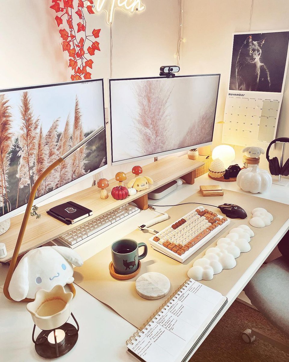 Shout out to @peachykeycaps for rocking that killer #KeychronQ1 desk setup!
 Show us what you got and tag us to join the desktop setup revolution!
#keychron #setup #mechanicalkeyboard  #keychronaustralia #keycaps #gamingsetup #australia #minimal #desksetup #wokfromhome