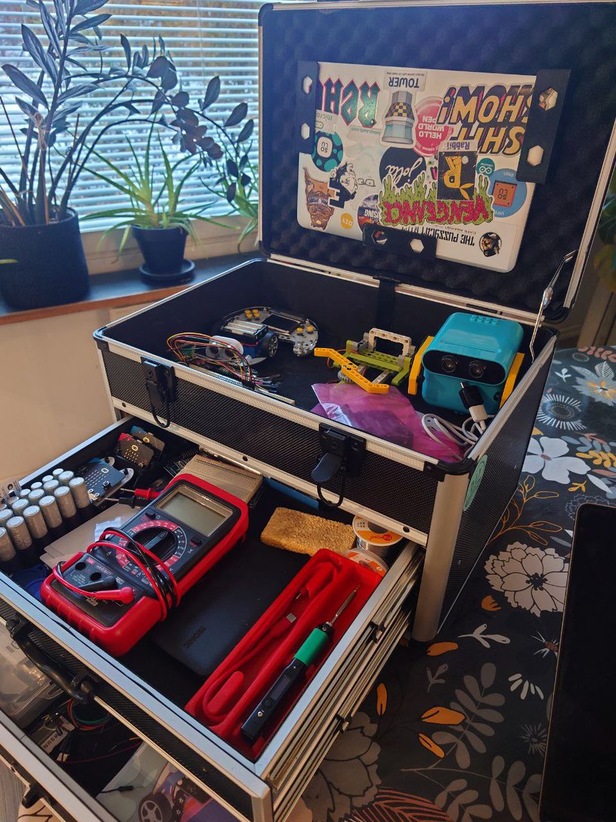 vj_andrei's tweet photo. @elecfreaks 1. TPBot car, Cutebot Pro, Microbit Retro Acrade and Retro Arcade. -50% my kids really loves this products. Here is example how we keep our Micro:bit and ELECFREAKS products. :D https://t.co/6iFDL7HCQw