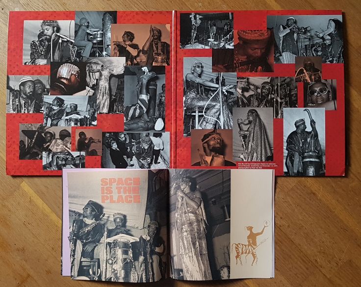 Paradiso Amsterdam 1970. Zeldzame liveopname van Sun Ra and his Intergalactic Research Arkestra. Vrije geluiden! Psychedelische jazz! Zo'n concert waar je bij had moeten zijn. Nu uitgebracht in fraaie dubbel lp met boekje <a href="/HetJazzarchief/">Ned. Jazz Archief</a>