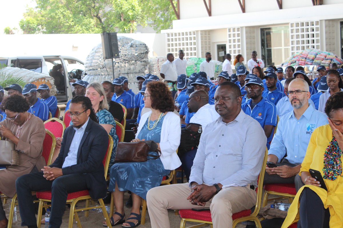 SWIOFC_News's tweet photo. #Worldfisheriesdays2023. The Partnership Project between @FAO/SWIOFC and UNEP /Nairobi Convention joined hands today in celebration of world 🎣day "Fishing and aquaculture, as vectors of development",#SmallScaleFishing. @FAO, @NCSecretariat , @UNEP , @Sweden, @mimaip_mz https://t.co/UAMUyyglpM