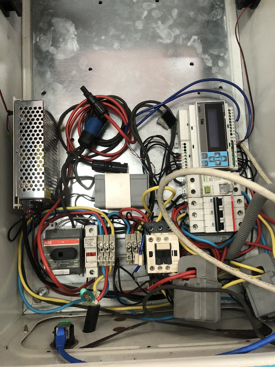 JuanPabloCambo's tweet photo. Visita muy productiva e impresionante con las tecnologías del @XETID2 Habana

La @universidad_uci bella como siempre!!!

Próximamente estaremos firmando convenios de Colaboración entre @CujaeRedSocial y la empresa Xetid.

@ENZONA_BX 
#SCADA #EstacionDeCarga #VE #IA #IoT #Indus4.0 https://t.co/bdHoLHSvrB