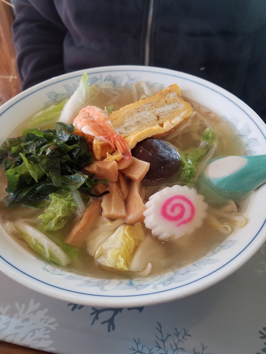 Kitakata_Kaiyu's tweet photo. 五目過ぎる五目そば。このもって菊が嬉しい山形路。ドライブインという看板についつい誘われる。
#南陽市
#ドライブイン八千代
#R113 https://t.co/WZEbna30qd