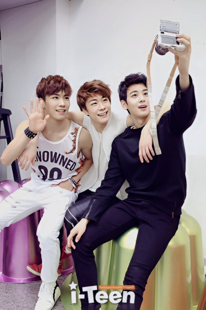 BenzaAlamode's tweet photo. 👶👶👶
#MOONBIN #CHAEUNWOO #ROCKY #ASTRO #iTeen https://t.co/WUwBHSUI1k
