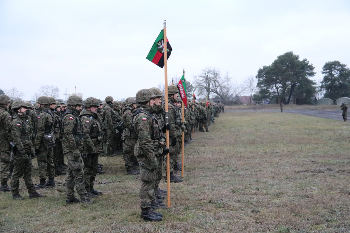 WCRTorun's tweet photo. 📢Ćwiczenia #MARS23 - zgrupowanie Wojsk Rakietowych i Artylerii, które odbywa się w Ośrodku Szkolenia Poligonowego #CSAiU w #Toruń❗
#WojskoPolskie
#Szkolenie
#ZawódŻołnierz https://t.co/KokVYo8pCz