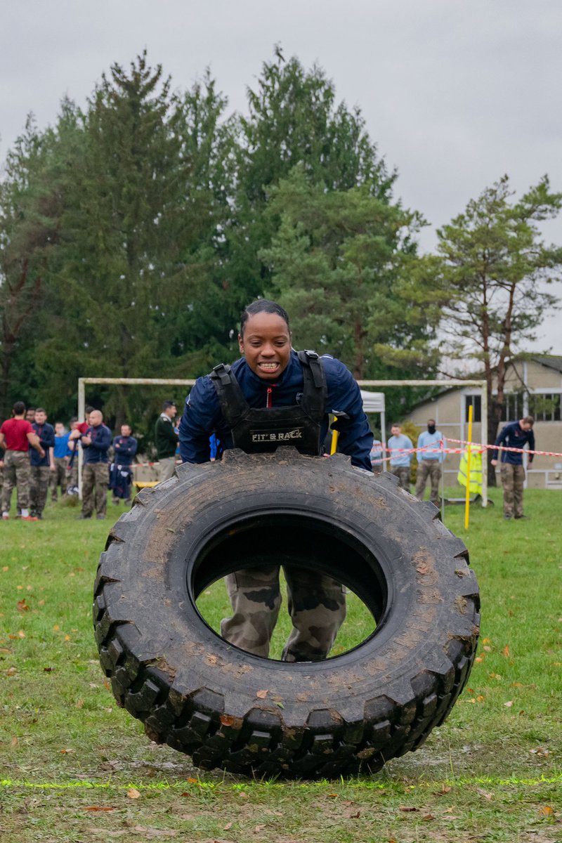 8eRMAT's tweet photo. Le challenge Saint-Éloi 2023 👏🏻continue en force pour le 8e RMAT🪖
Cette semaine c’était le challenge « cross-fit »🏋🏽
#activitécohésion #crossops #armeezonenordest #challenge
@ComMaintFT https://t.co/tiDugc72mI