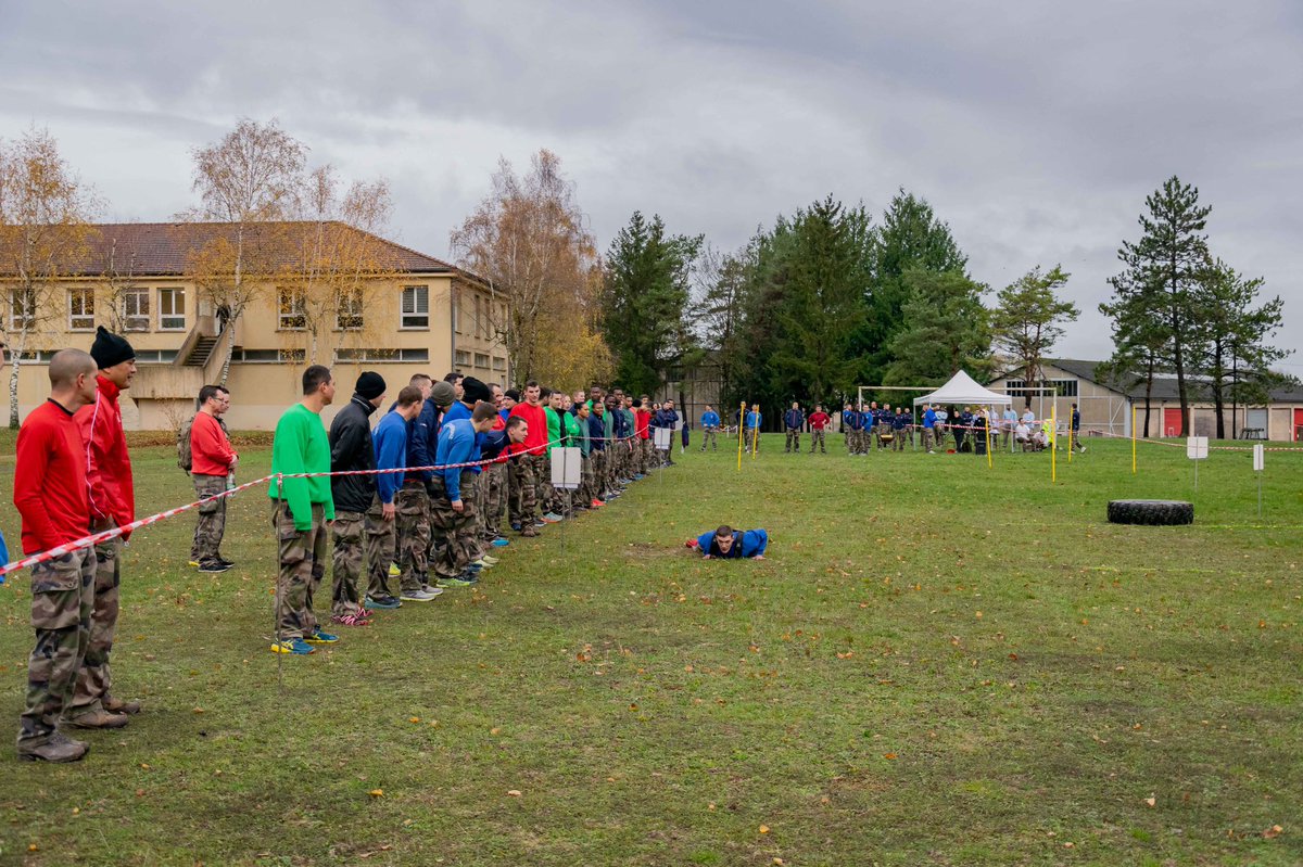 8eRMAT's tweet photo. Le challenge Saint-Éloi 2023 👏🏻continue en force pour le 8e RMAT🪖
Cette semaine c’était le challenge « cross-fit »🏋🏽
#activitécohésion #crossops #armeezonenordest #challenge
@ComMaintFT https://t.co/tiDugc72mI
