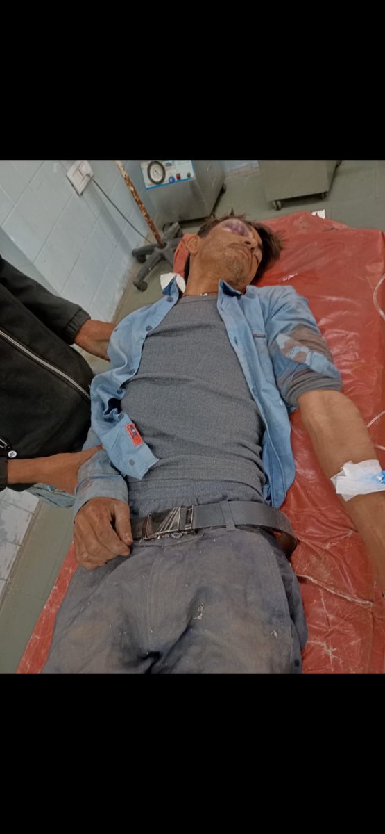 JitendraBhamu20's tweet photo. @JhunjhunuPolice @dkbipsraj Mukangarh police is matter pe Dhyan de . Jibrail ko night me beat kar k kişi ne Mukangarh BSNL office k saam ne daal diye https://t.co/AtCWLbfW4O