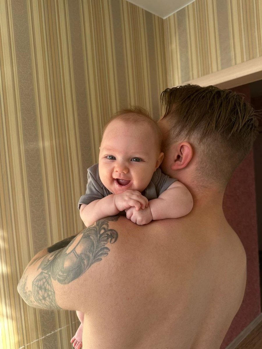hiimbes's tweet photo. На последней фотке она с прабабушками.🥺🥺🥺 https://t.co/yq1uY3qrHS