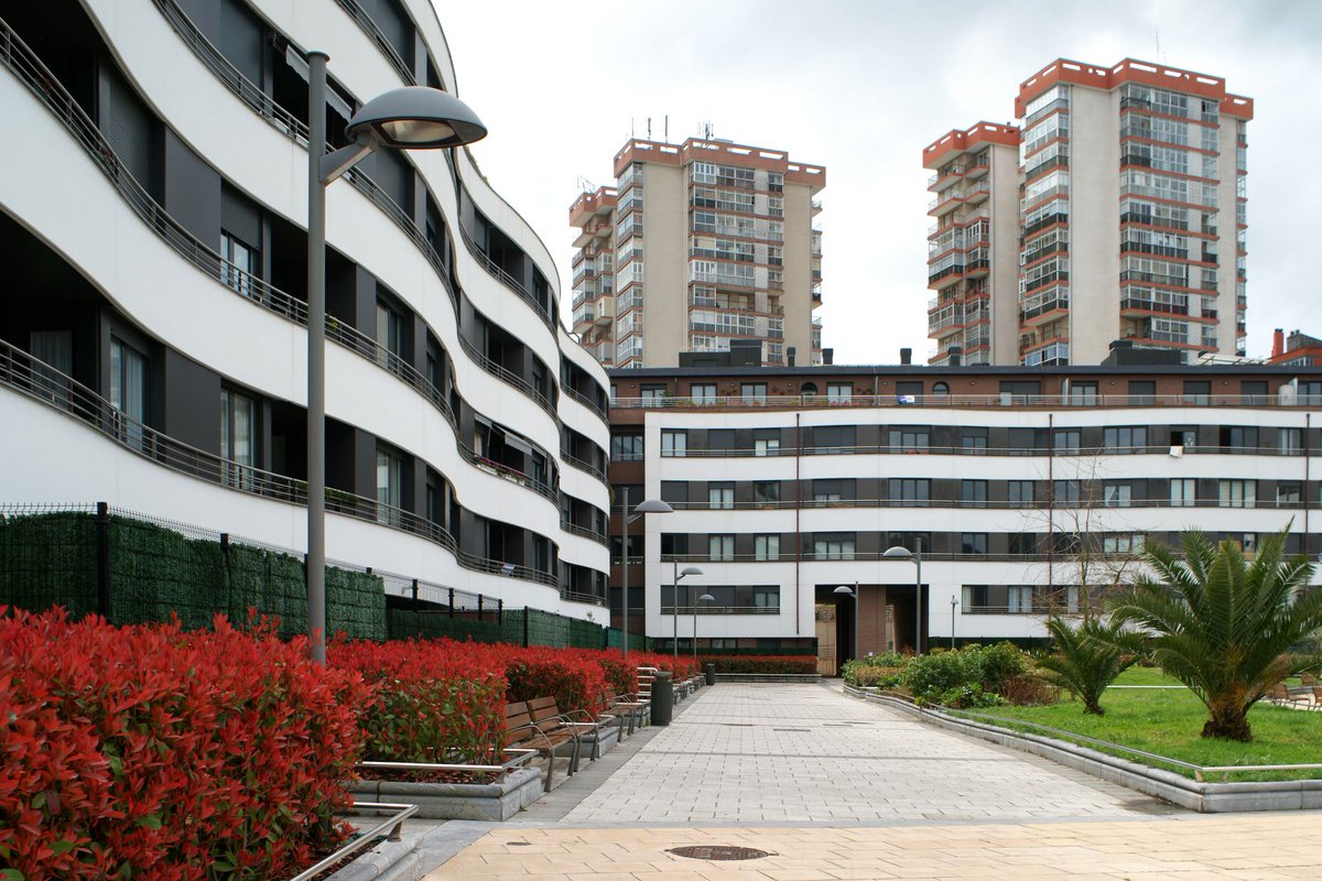 Fiark_arq's tweet photo. Proyecto residencial de 354 viviendas en San Sebastián

#architecture #arquitectura #arquitecturaydiseño #architect #arquitecto #architecturephotography
#sostenibilidad #residentialdesign #residential #residentialarchitecture #arquitecturaresidencial
#HogaresModernos https://t.co/397CtwX0gQ