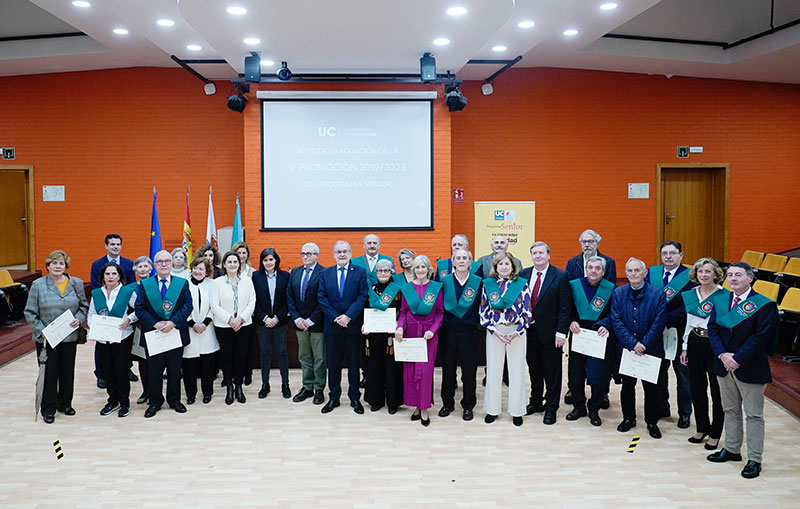 unican's tweet photo. PROGRAMA SENIOR | Ayer celebramos el acto de graduación del #ProgramaSenior de @unican. ¡Muchas felicidades! https://t.co/AdY5ylUTLu