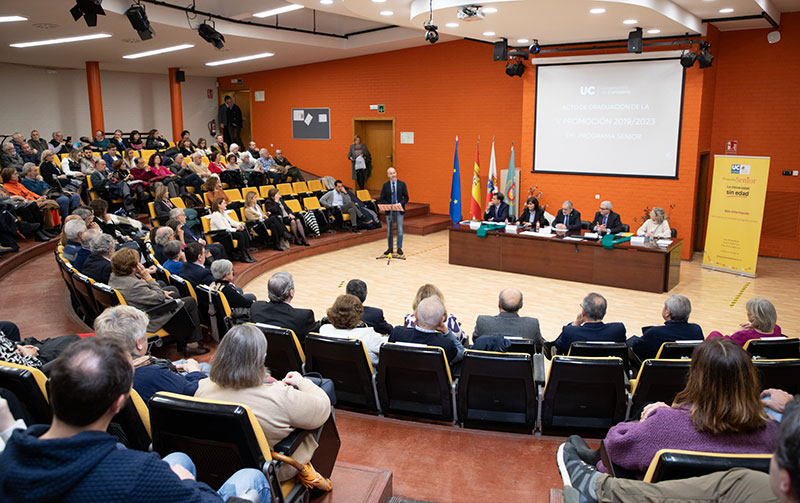 unican's tweet photo. PROGRAMA SENIOR | Ayer celebramos el acto de graduación del #ProgramaSenior de @unican. ¡Muchas felicidades! https://t.co/AdY5ylUTLu