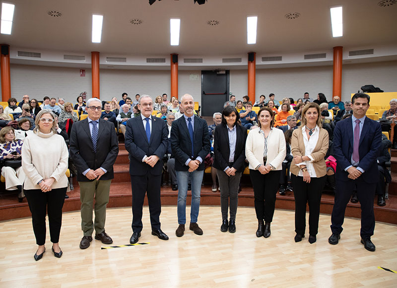 unican's tweet photo. PROGRAMA SENIOR | Ayer celebramos el acto de graduación del #ProgramaSenior de @unican. ¡Muchas felicidades! https://t.co/AdY5ylUTLu