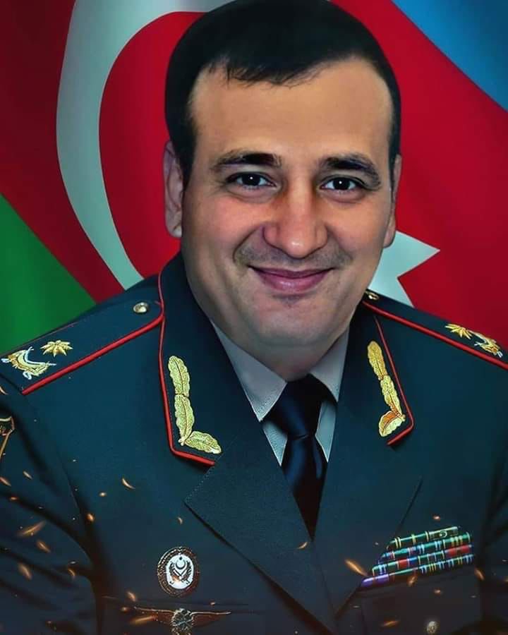 muradpasha99's tweet photo. “Vurulub tər-təmiz alnından, uzanmış yatır,
Bir hilal uğruna ya Rəbb, nə günəşlər batır.” https://t.co/yLIAHSbcWz